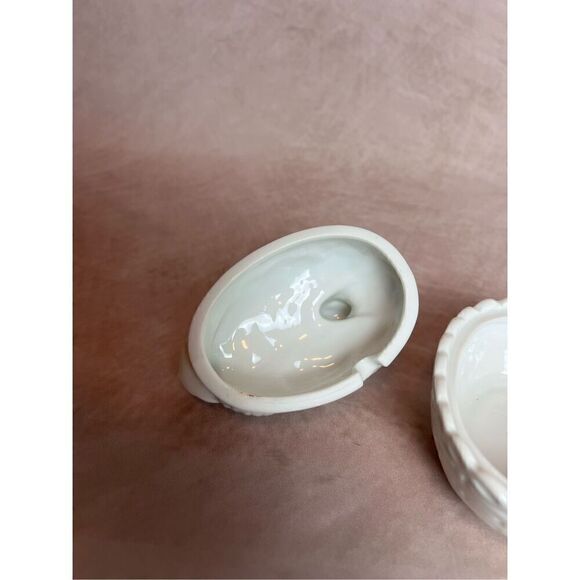 Vintage White Ceramic Duck Hen on Nest - Picture 6 of 8